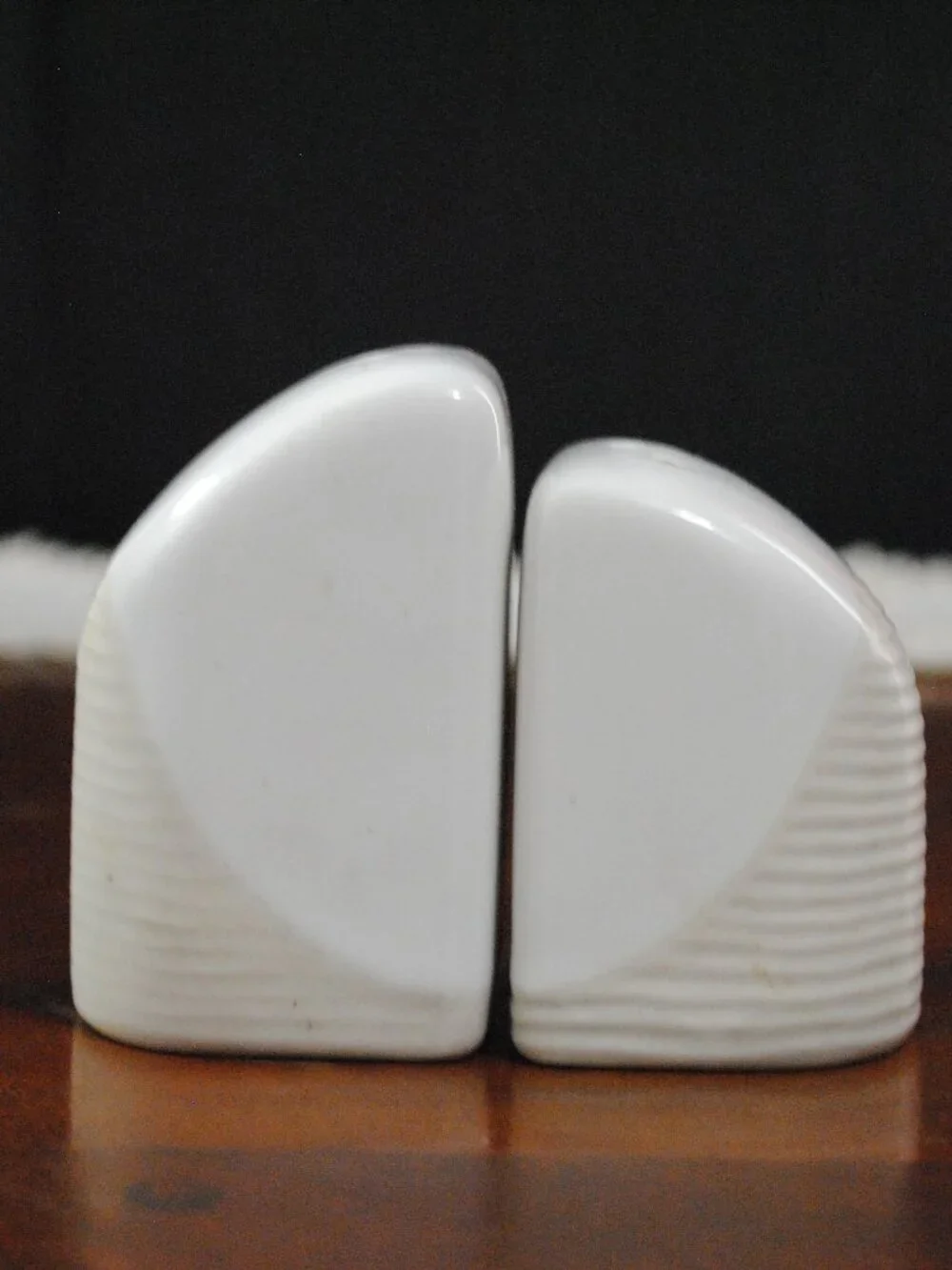 Pfaltzgraff White Ceramic Salt & Pepper Sculptural Asymmetric Shakers Thailand